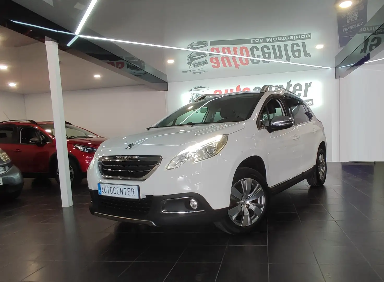 Peugeot 2008 Active 1.2 VTi 82 Blanco - 1