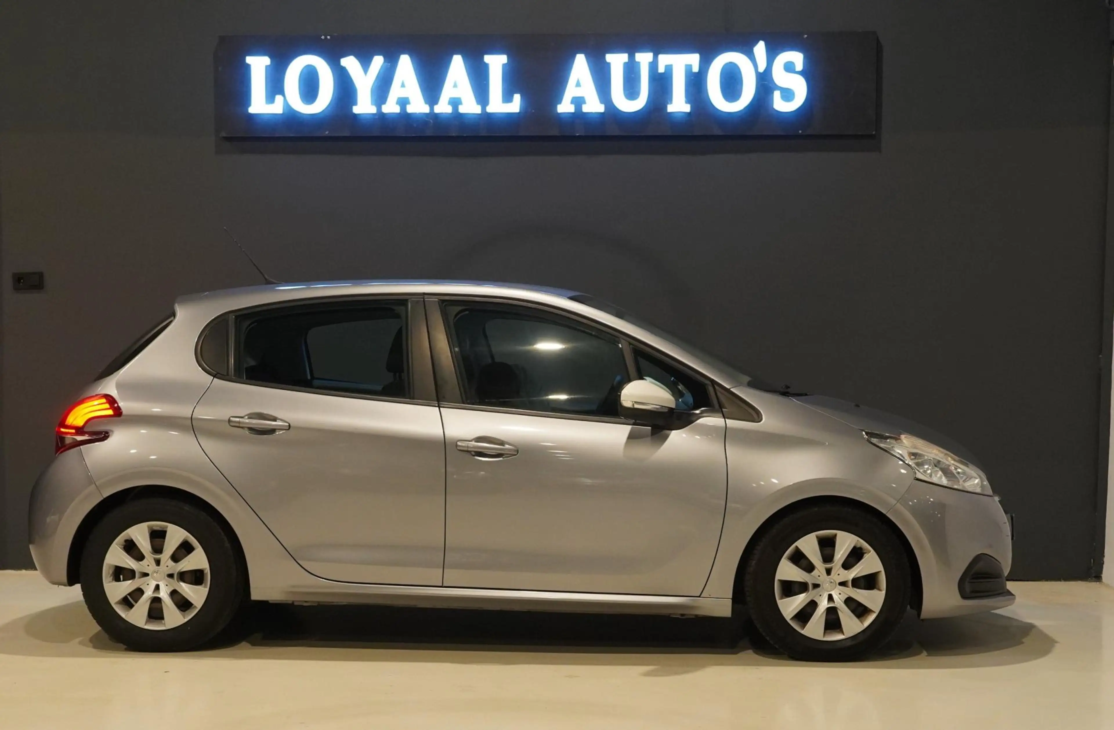 Peugeot 208 1.2 PureTech Like | CRUISE | AIRCO | BLEUTOOTH | E — photo 5