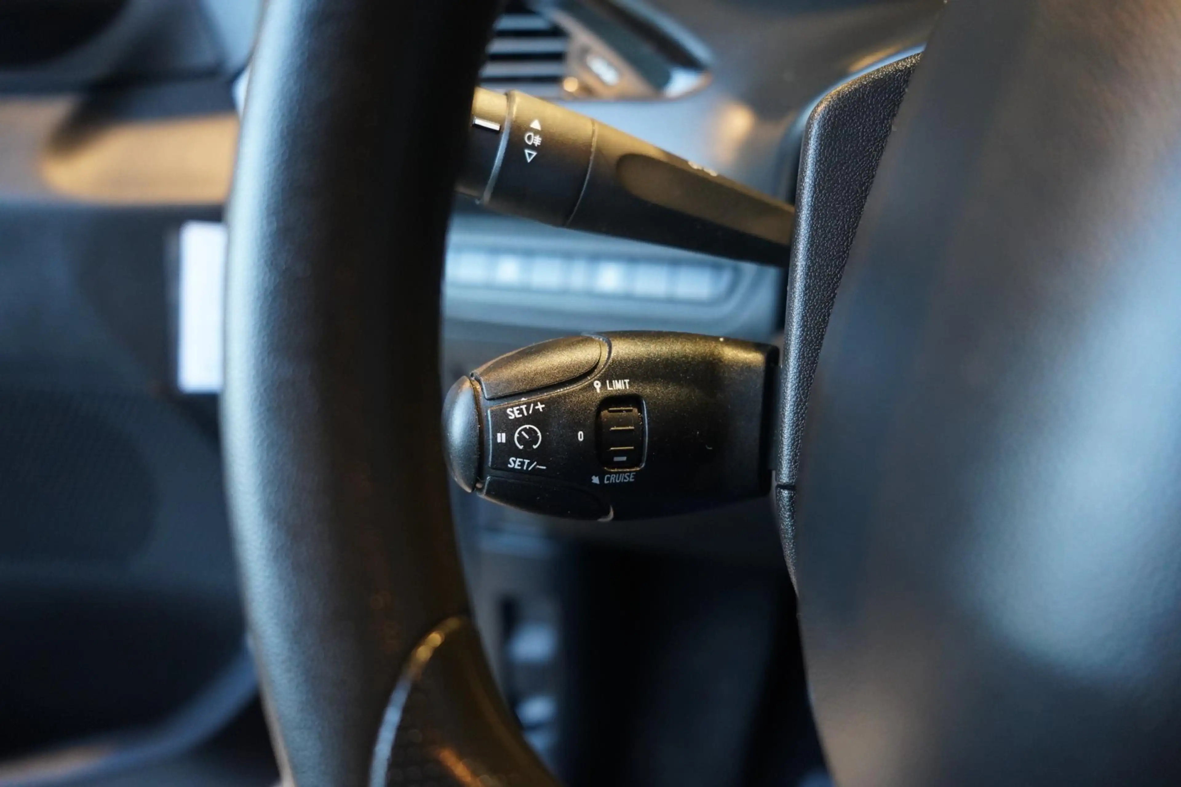 Peugeot 208 1.2 PureTech Like | CRUISE | AIRCO | BLEUTOOTH | E — photo 15