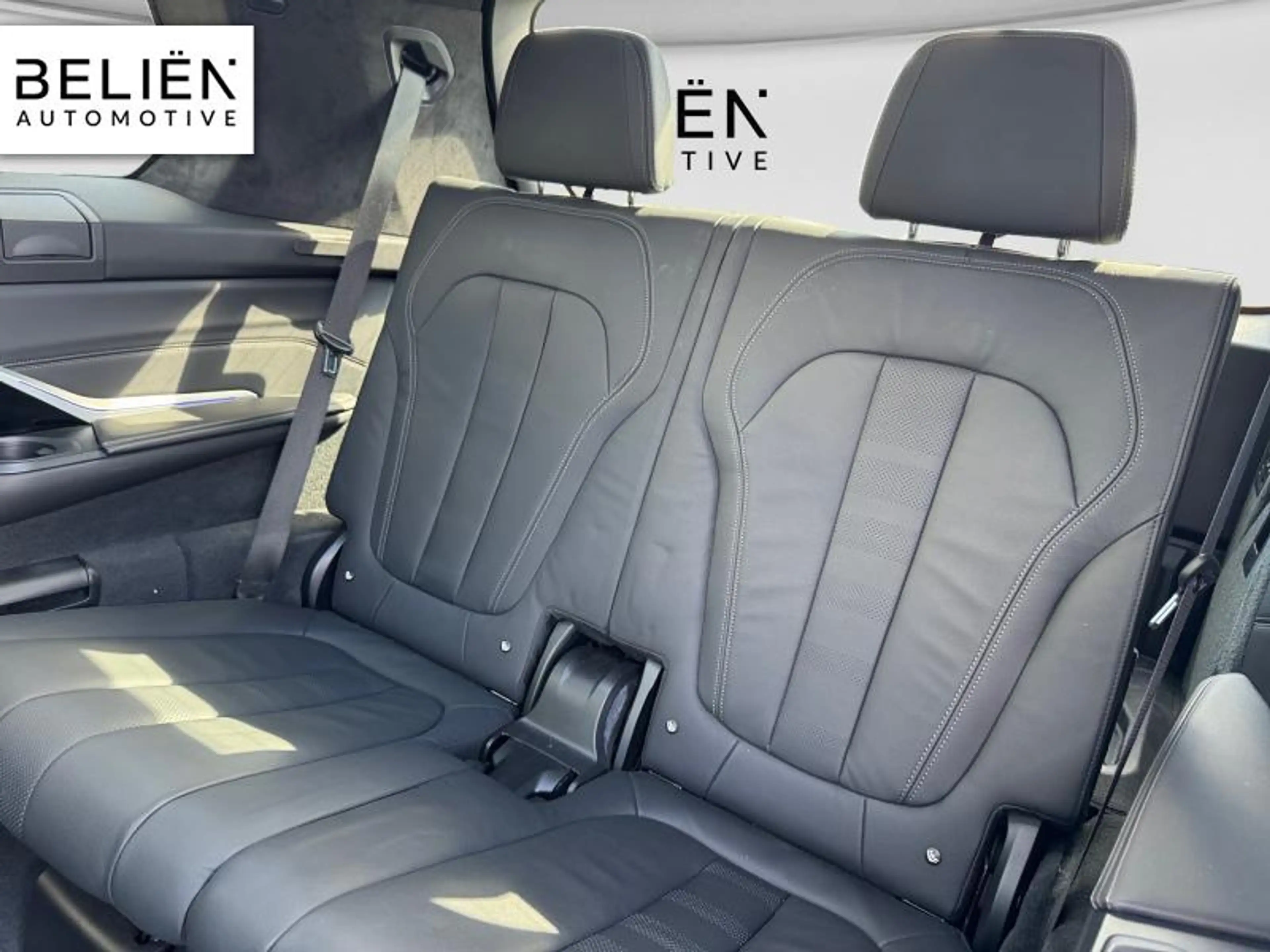 BMW X7 40i xDrive — photo 12