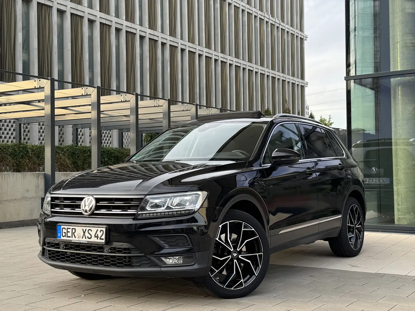 Volkswagen Tiguan Join Start-Stopp 4Motion Schwarz - 1