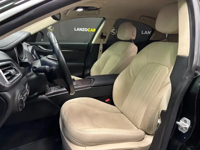 Maserati Ghibli view 12