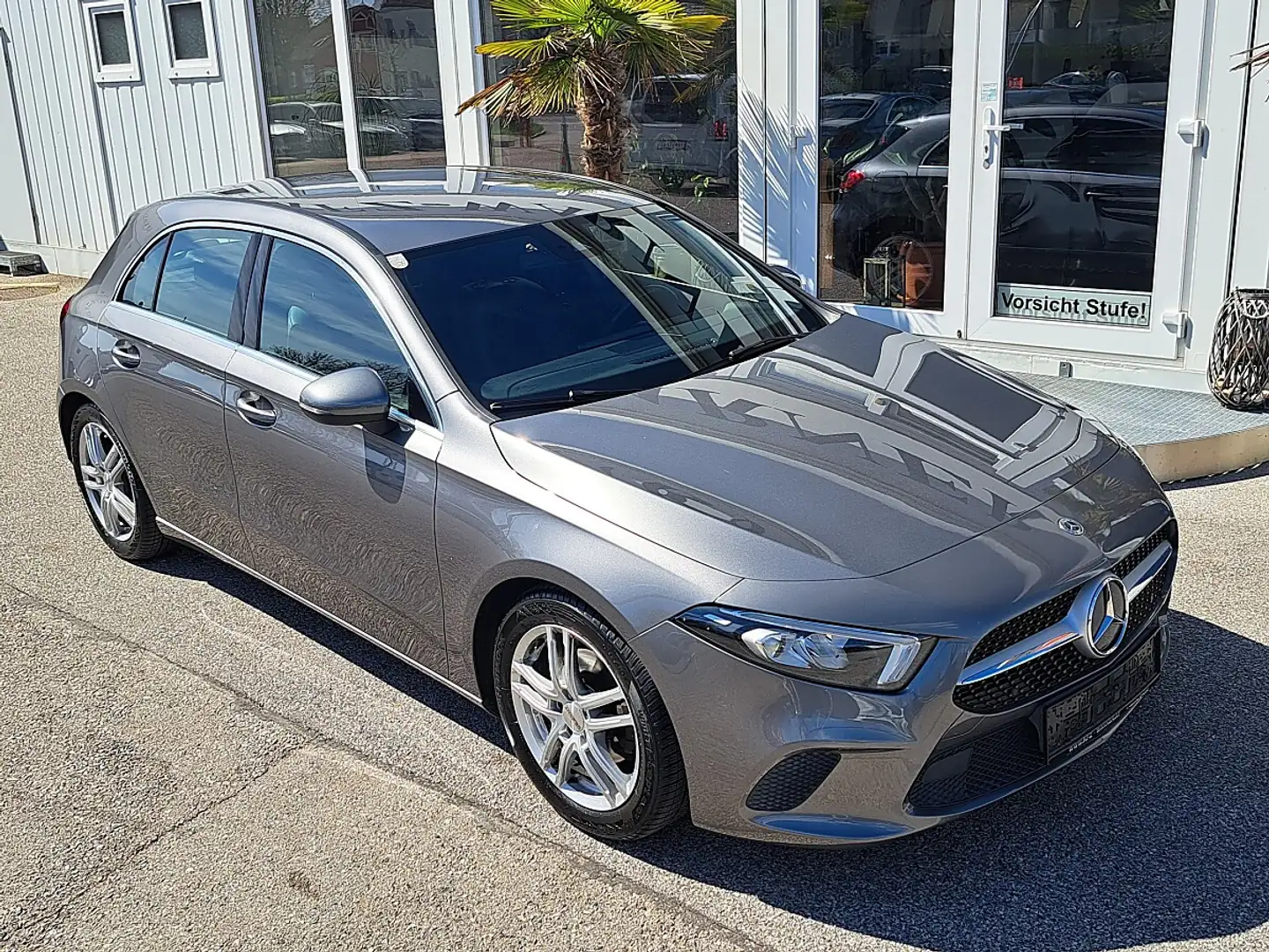 Mercedes-Benz A 180 d Aut. Grau - 2