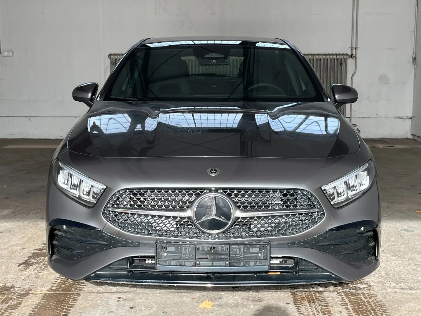 Mercedes-Benz A 200 A200d*A-Klasse*Tempomat*Kamera*Pano*UNFALL* Gris - 2