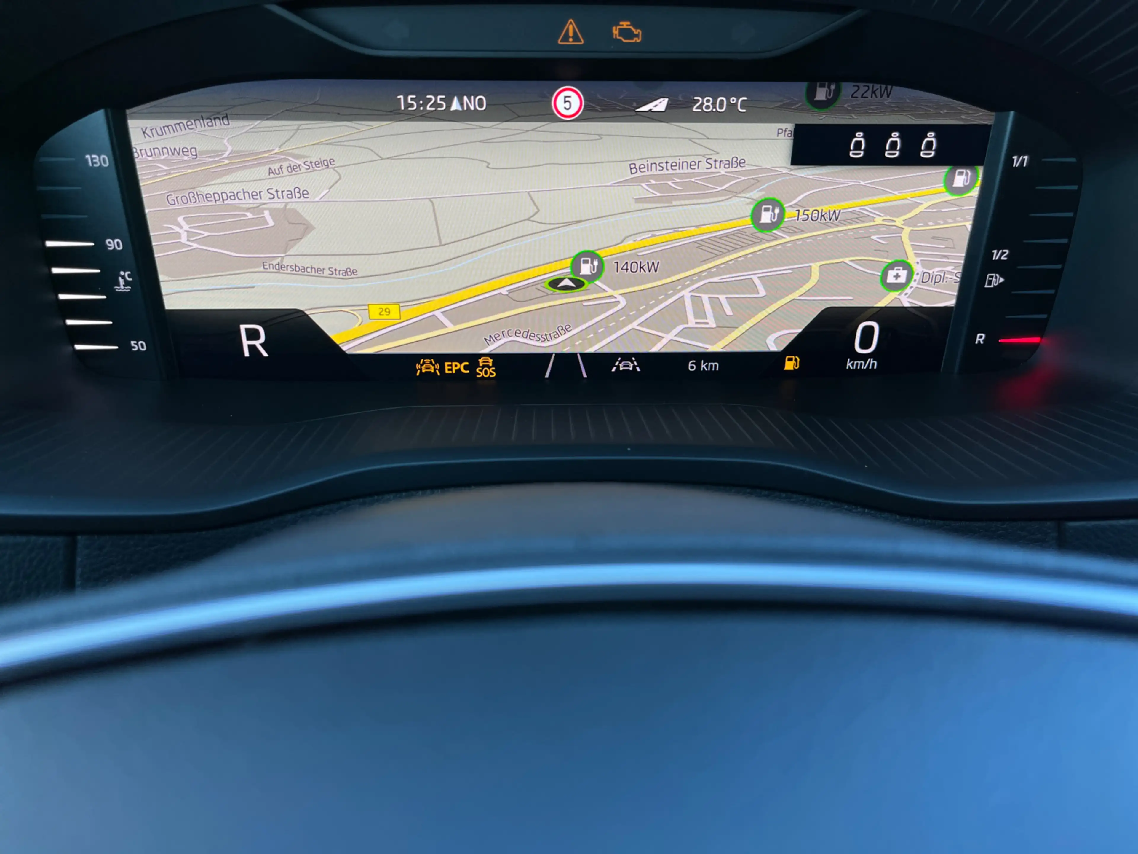 Skoda Karoq Balance 1,5 TSI DSG Navi LED Klimaaut AHK — photo 9