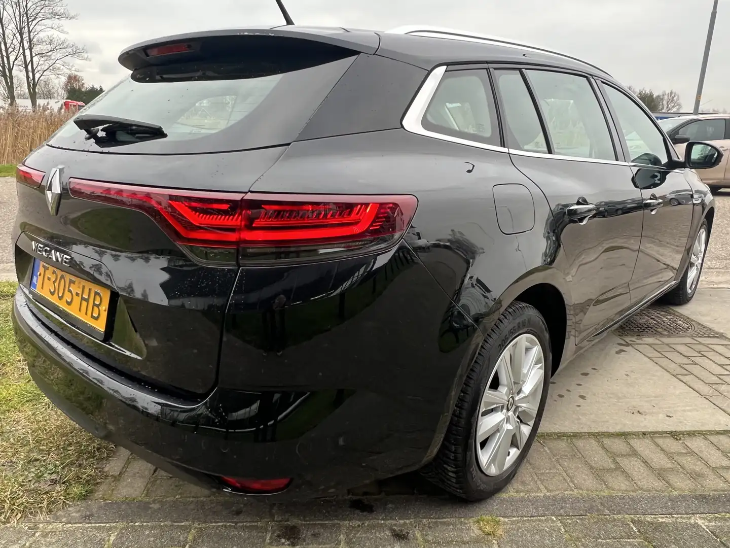 Renault Megane Estate 1.3 TCe 140PK Equilibre / Climate / Cruise Czarny - 2