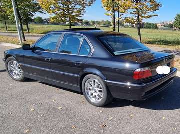 Serie 7 E38 740i