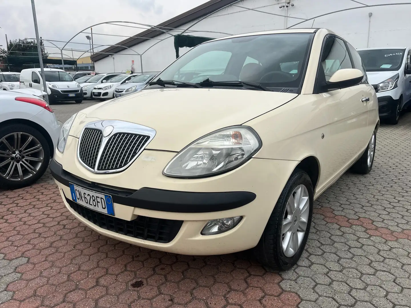 Lancia Ypsilon Ypsilon II 1.2 16v Platino Beige - 1