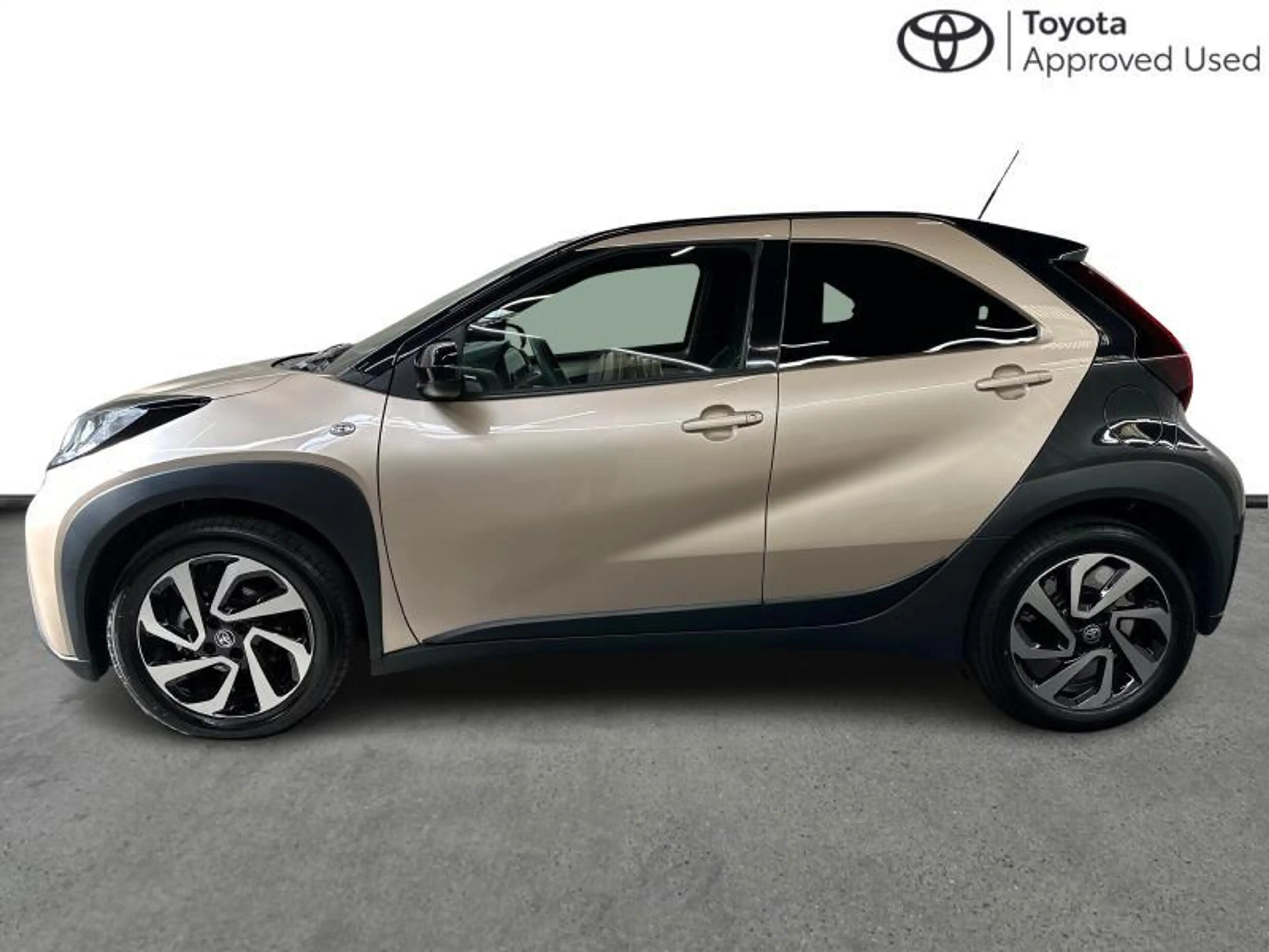 Toyota Aygo X AT Pulse | carplay | camera — photo 5
