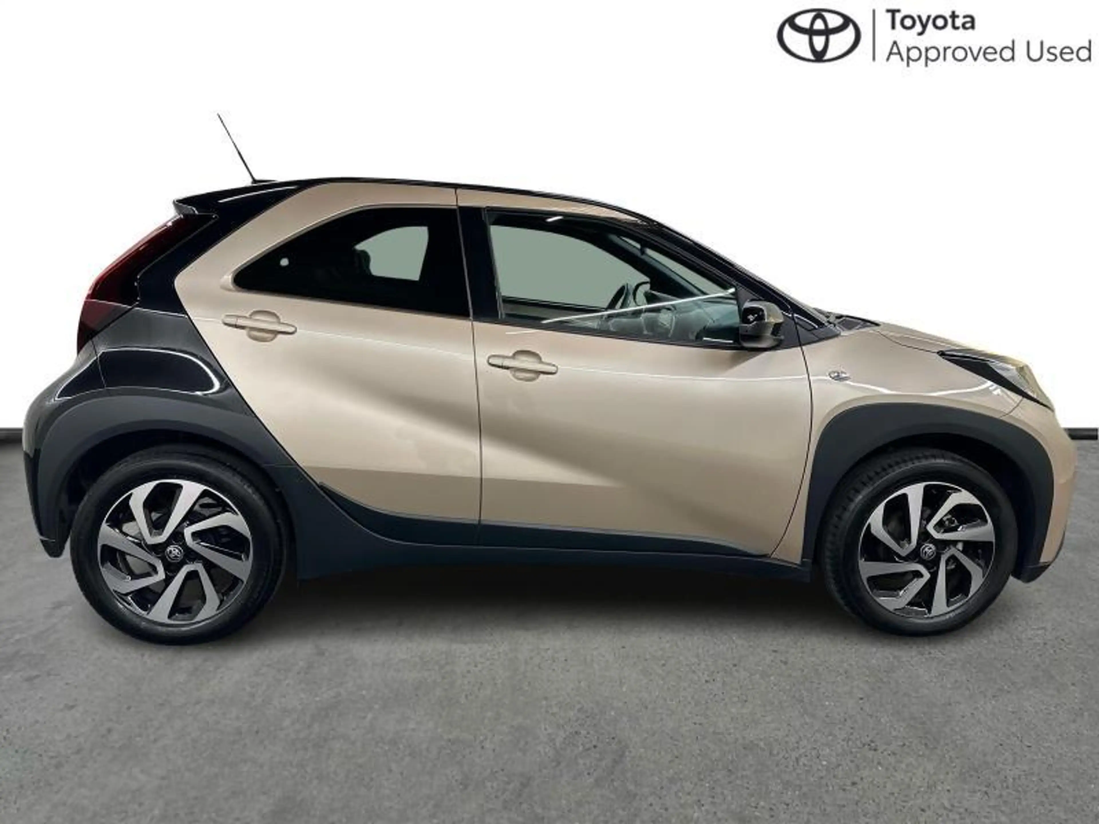 Toyota Aygo X AT Pulse | carplay | camera — photo 16