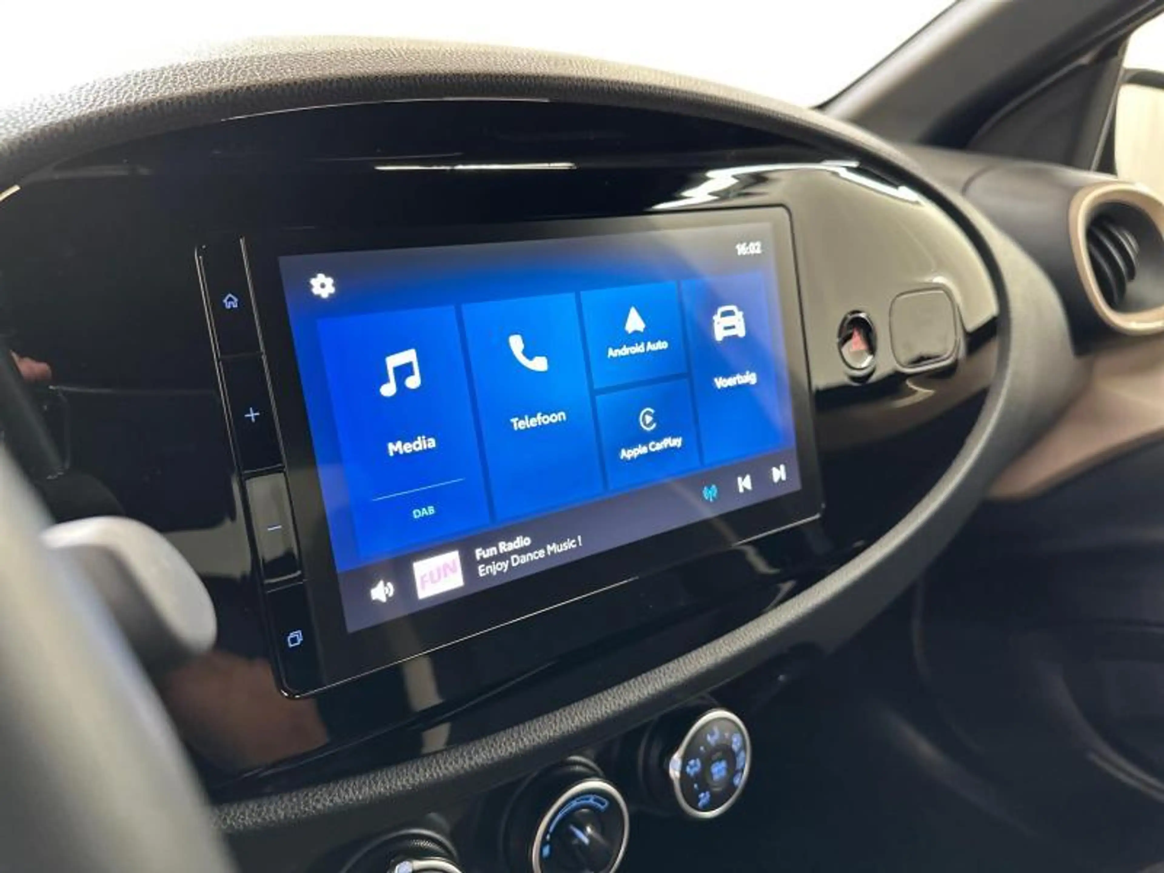 Toyota Aygo X AT Pulse | carplay | camera — photo 13