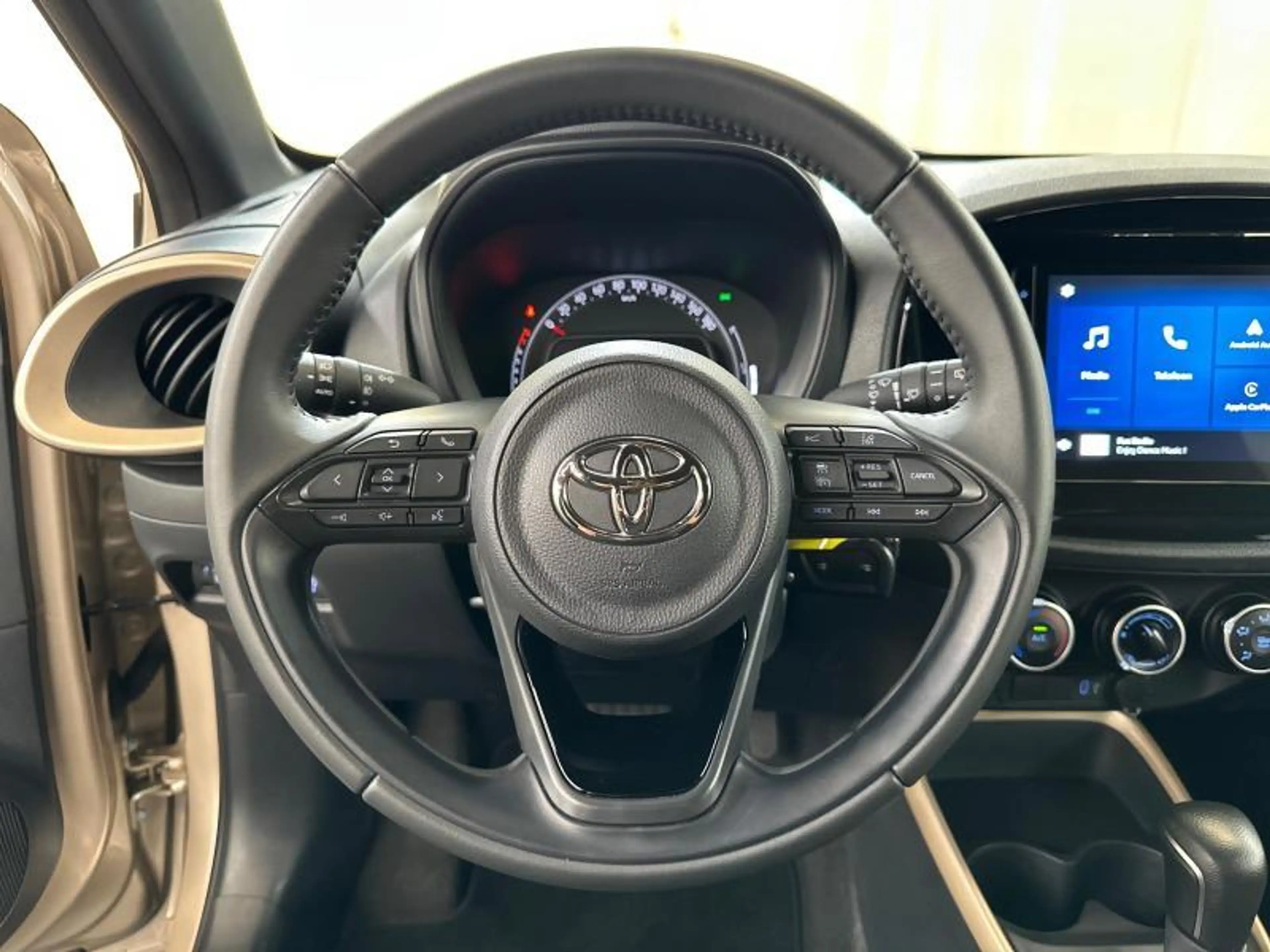 Toyota Aygo X AT Pulse | carplay | camera — photo 24