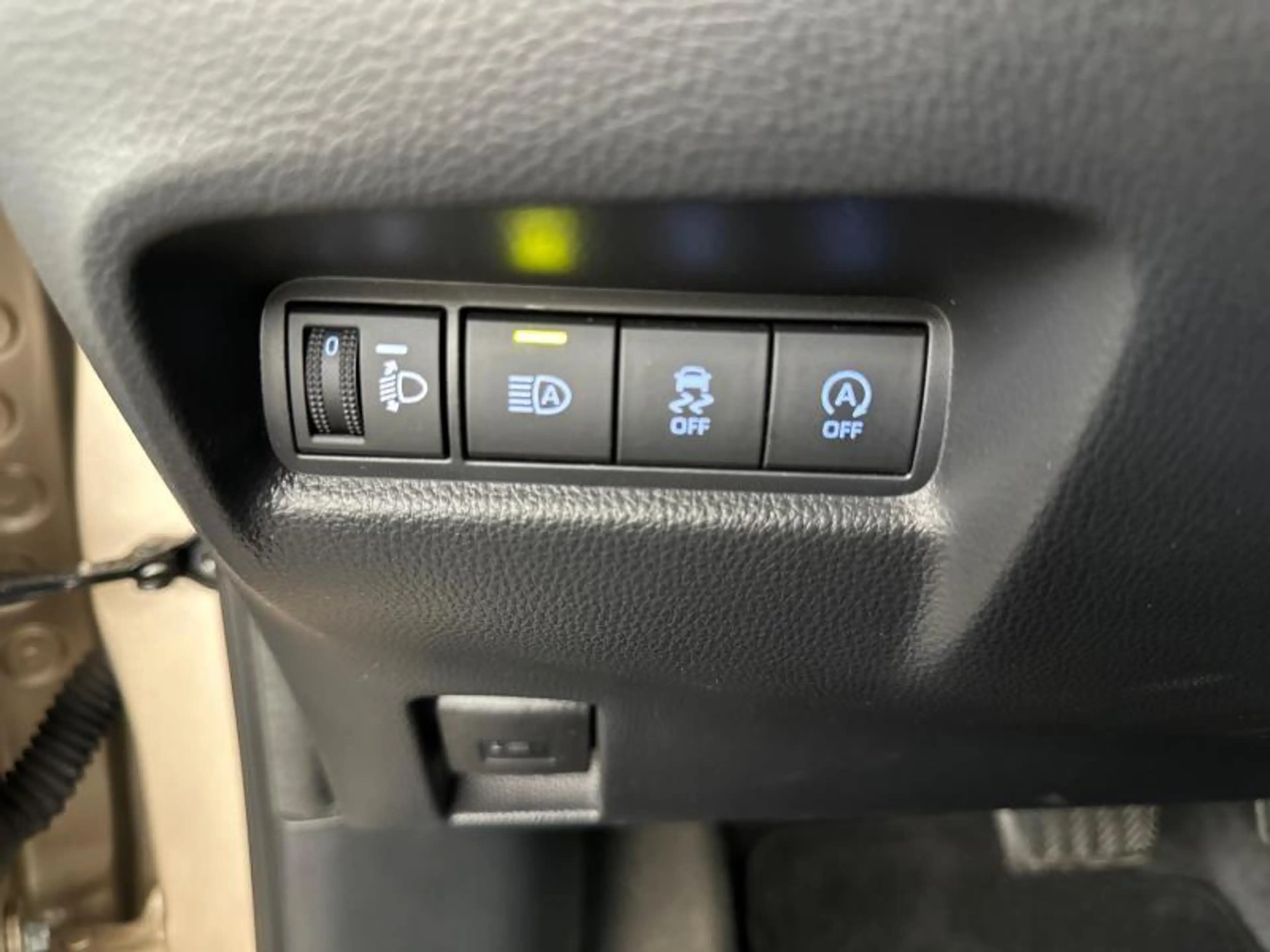 Toyota Aygo X AT Pulse | carplay | camera — photo 27