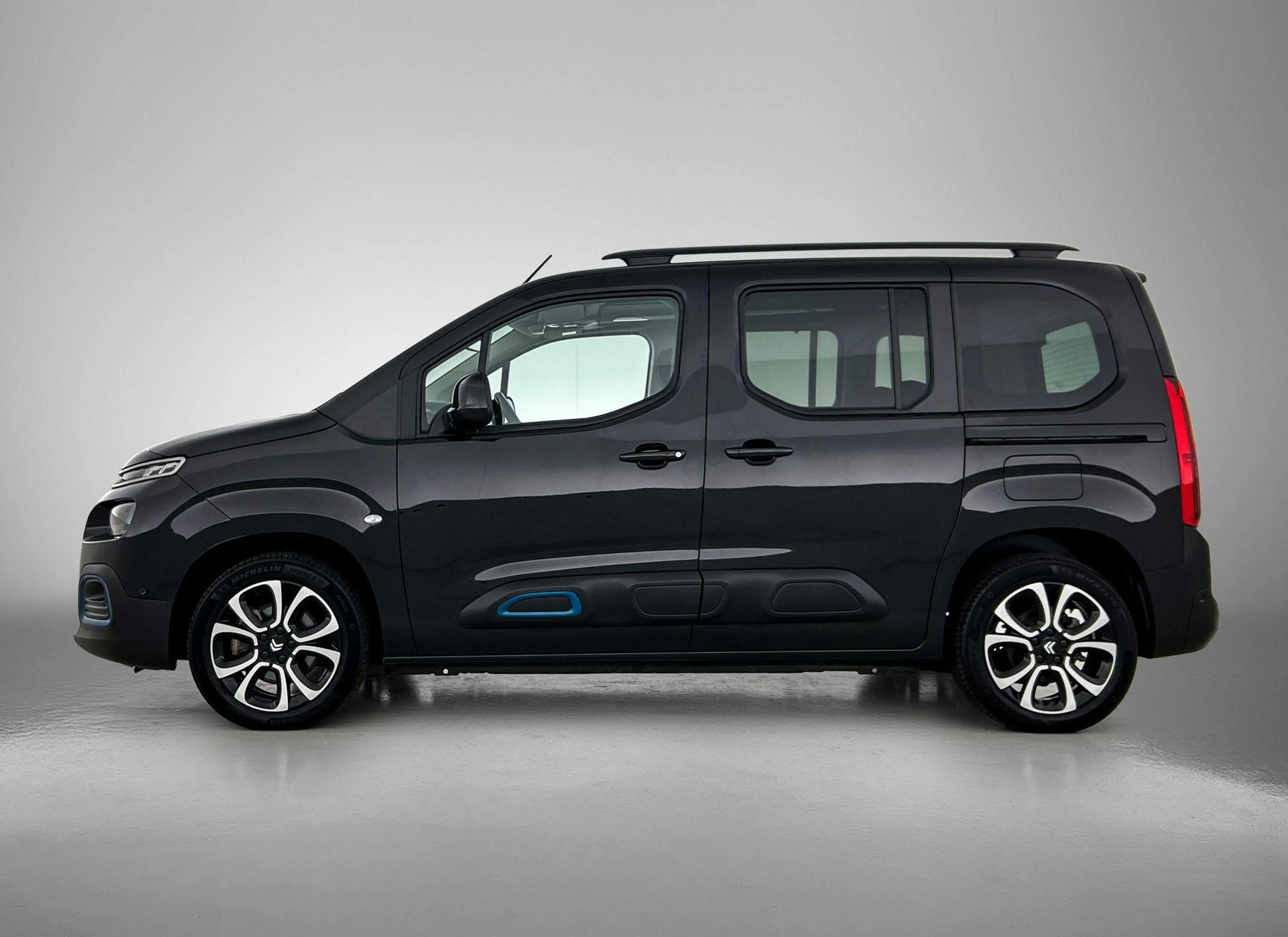 Citroen Berlingo ë-Berlingo Shine 50 kWh 136pk | Navigatie via Appl — photo 2