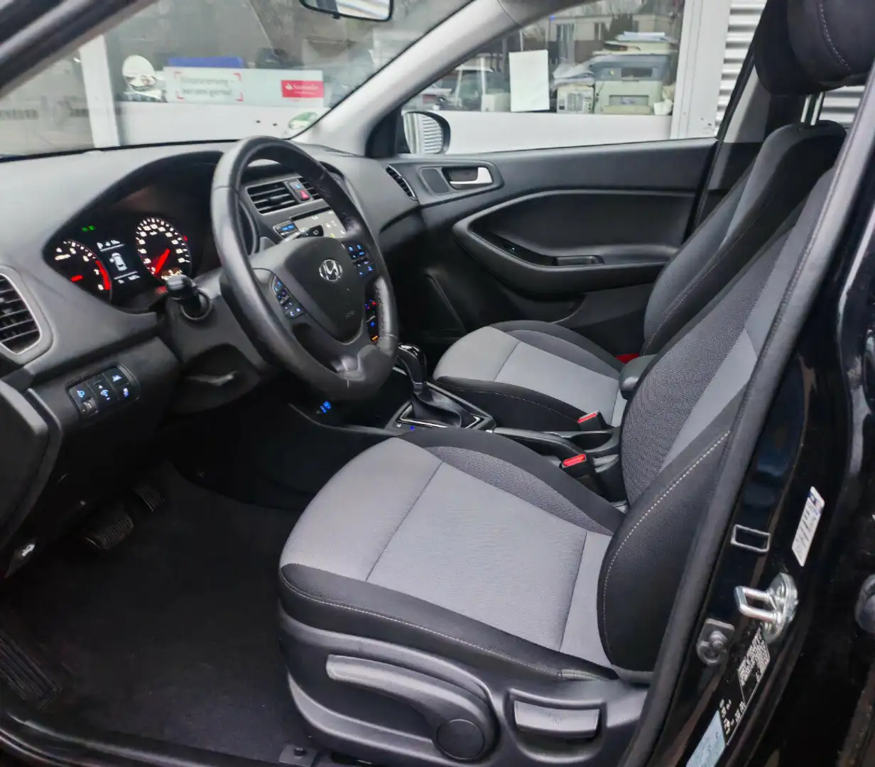 Hyundai i20 Exklusiv Aut.Clim.SHZ.Lenkr.Hzg.Nav,Cam.1Hd. Schwarz - 2