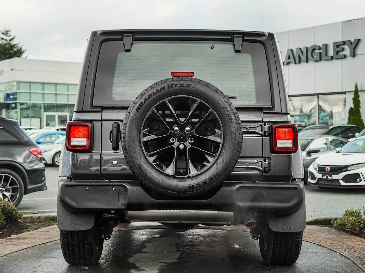 Jeep Wrangler снимка Jeep Wrangler