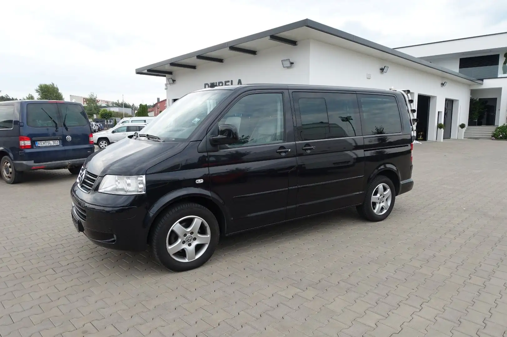 Volkswagen T5 Multivan Multivan 2.5TDI Highline *Scheckheft*AT Motor* Schwarz - 1