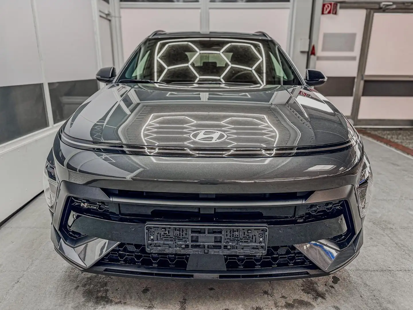 Hyundai KONA PREMIUM PLUS 1.6 T-GDi DCT N-LINE SHZ NAVI ACC ... Grau - 2