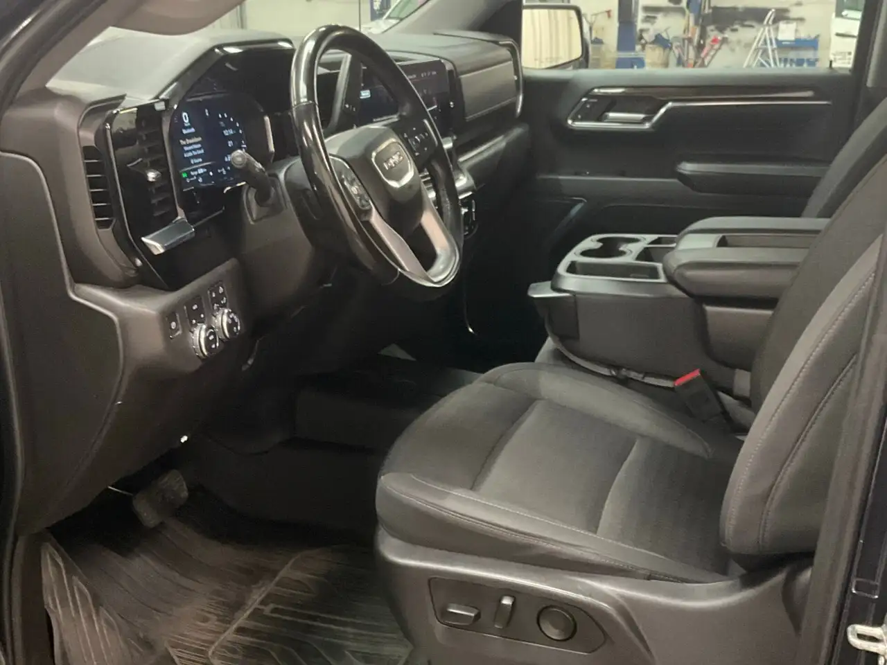 GMC Sierra 1500 снимка GMC Sierra 1500