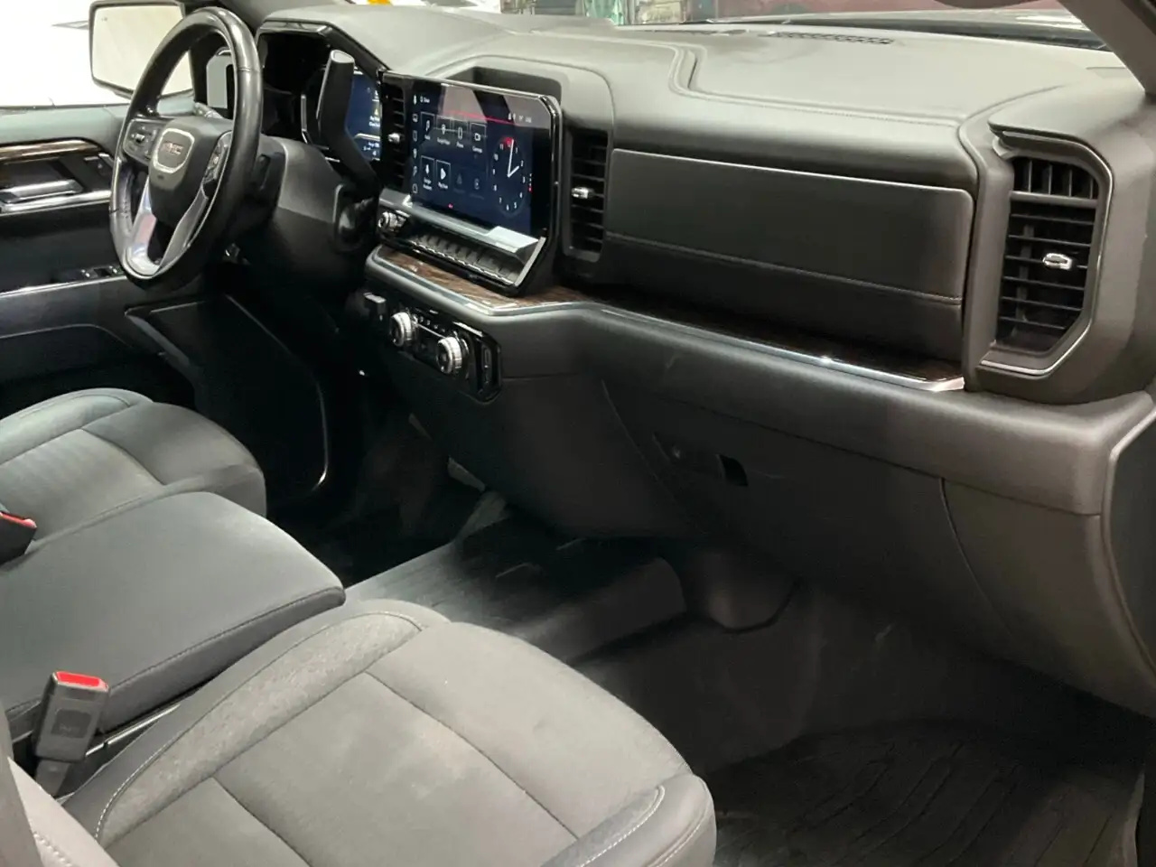 GMC Sierra 1500 снимка GMC Sierra 1500