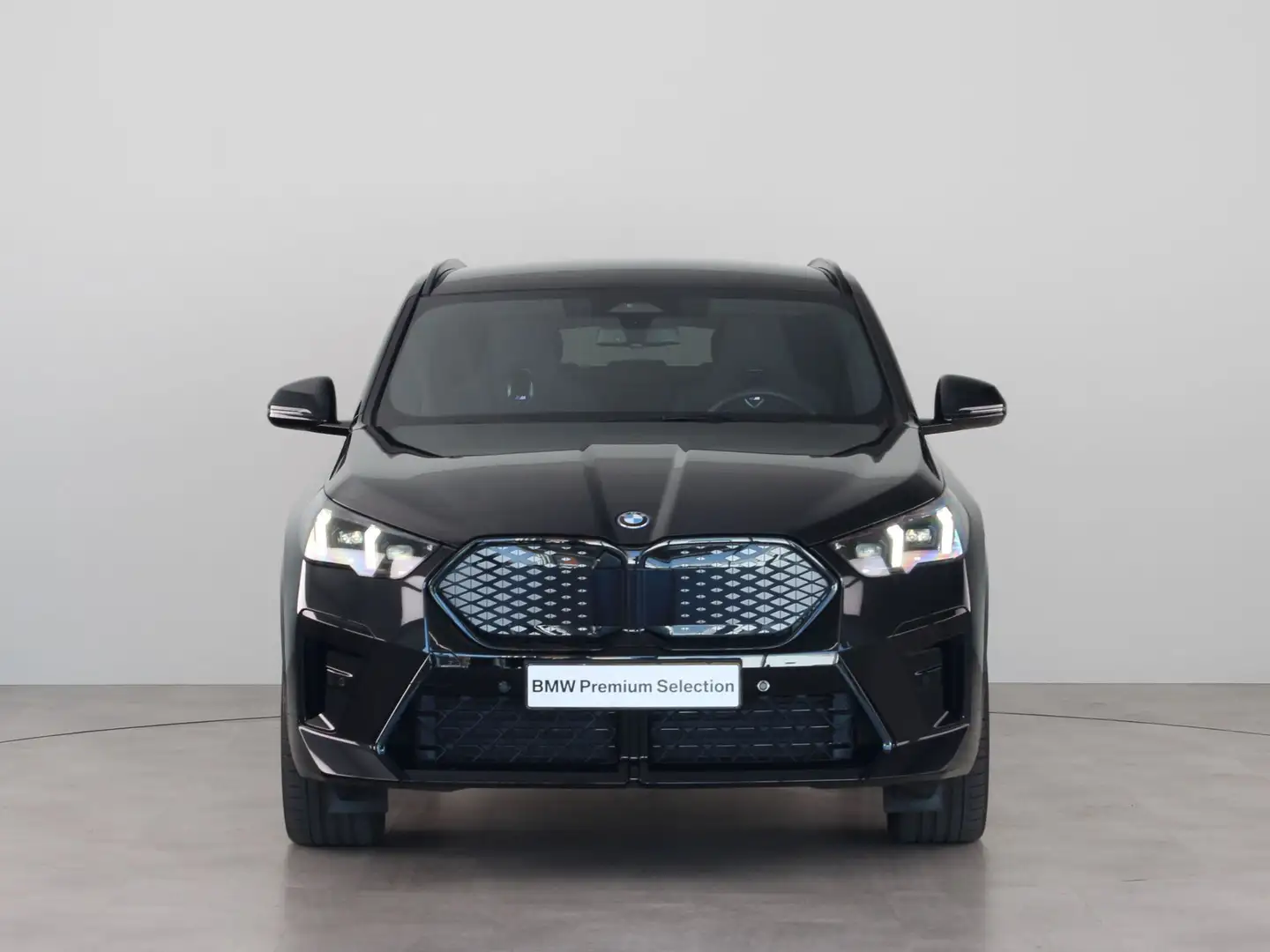 BMW iX2 eDrive20 M Sport Pro Zwart - 2