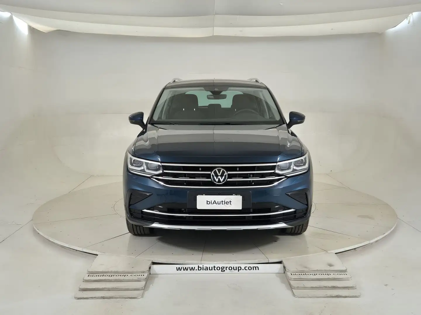Volkswagen Tiguan II 2021 2.0 tdi Elegance 4motion 200cv dsg Blu/Azzurro - 2