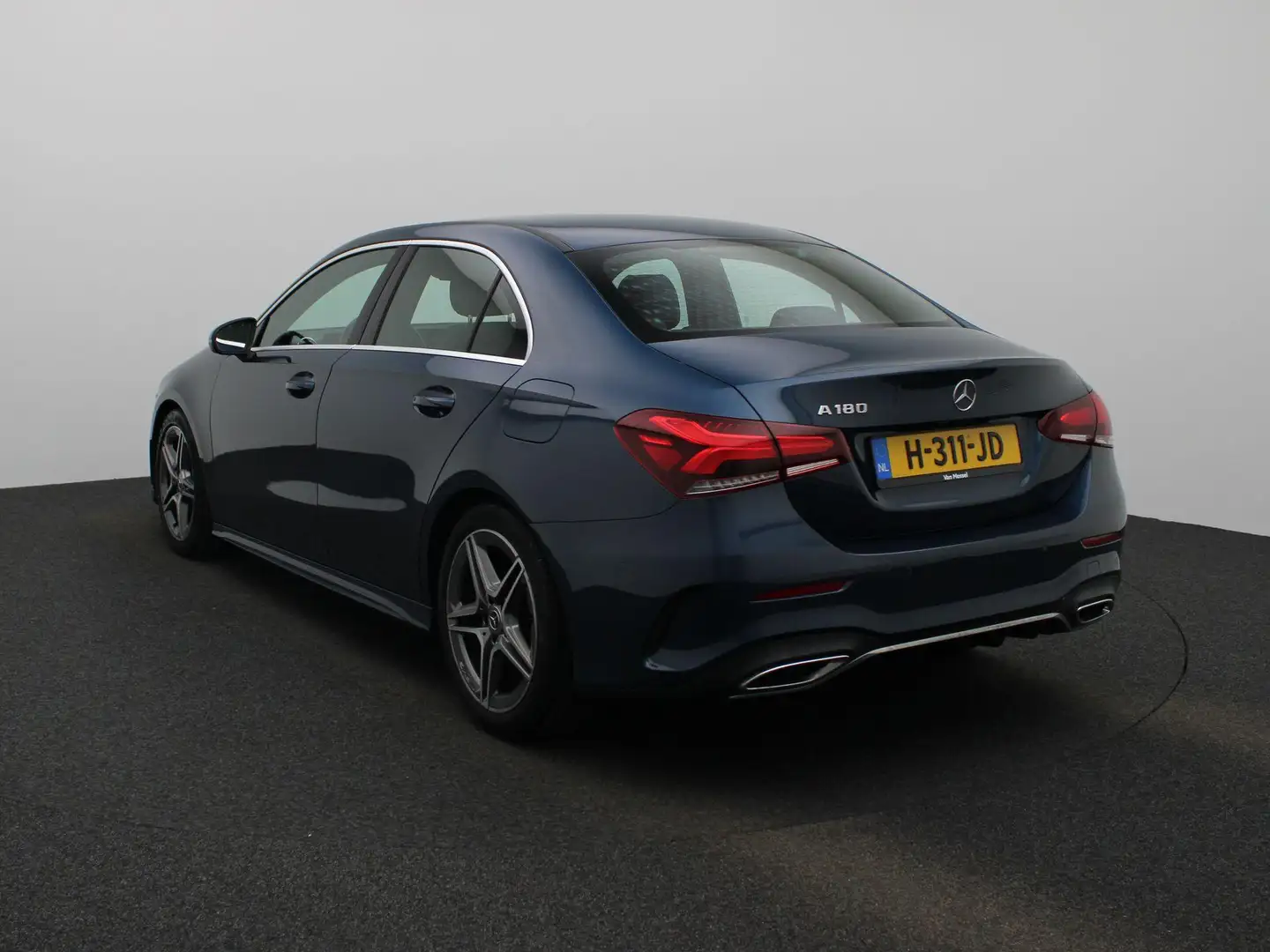 Mercedes-Benz A 180 Premium Plus | Apple Carplay / Android Auto | Crui Blauw - 2