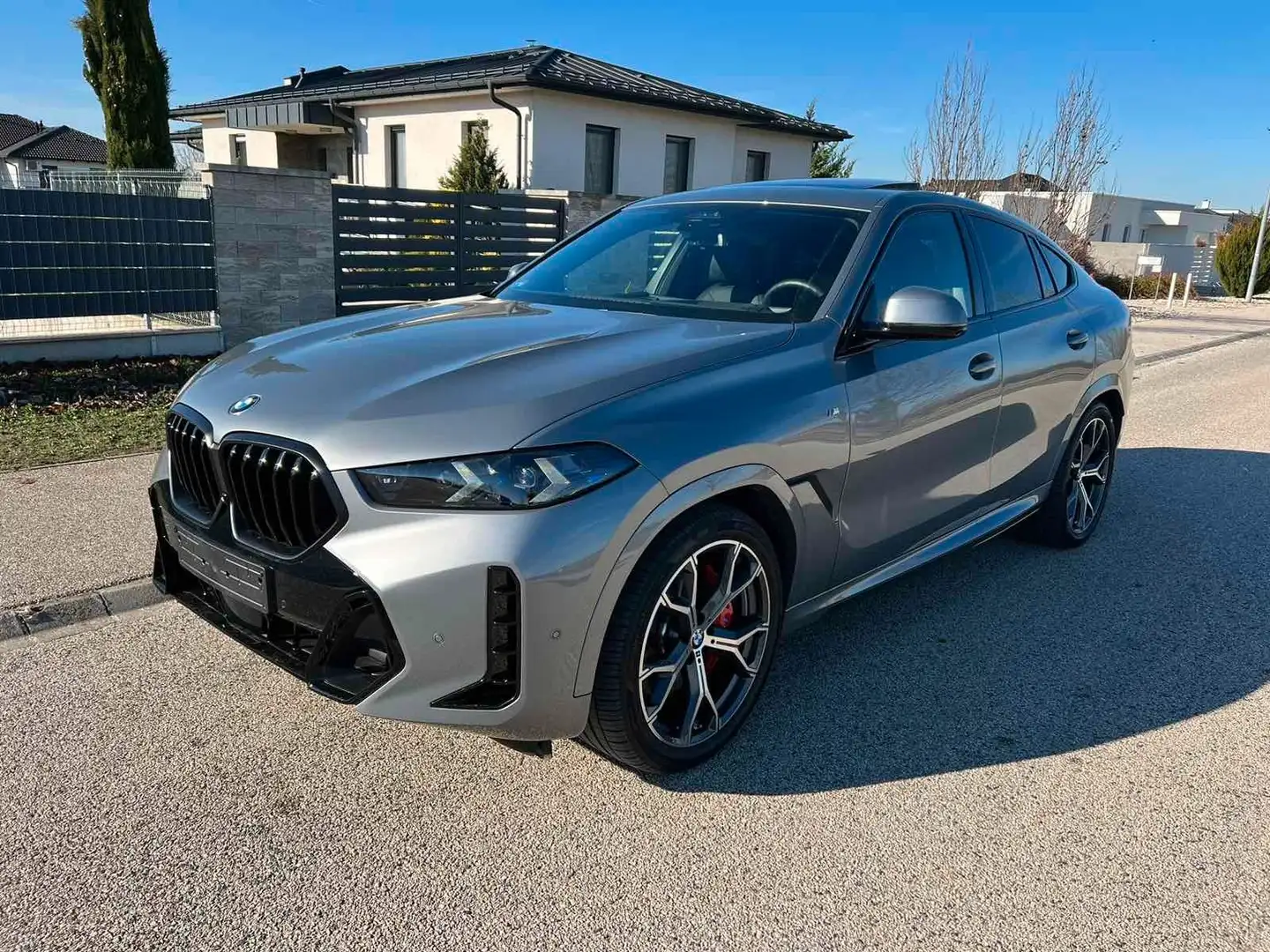 BMW X6 30d xDrive MSport ACC,HUD,PANO,HARMAN,LUFT Grau - 1