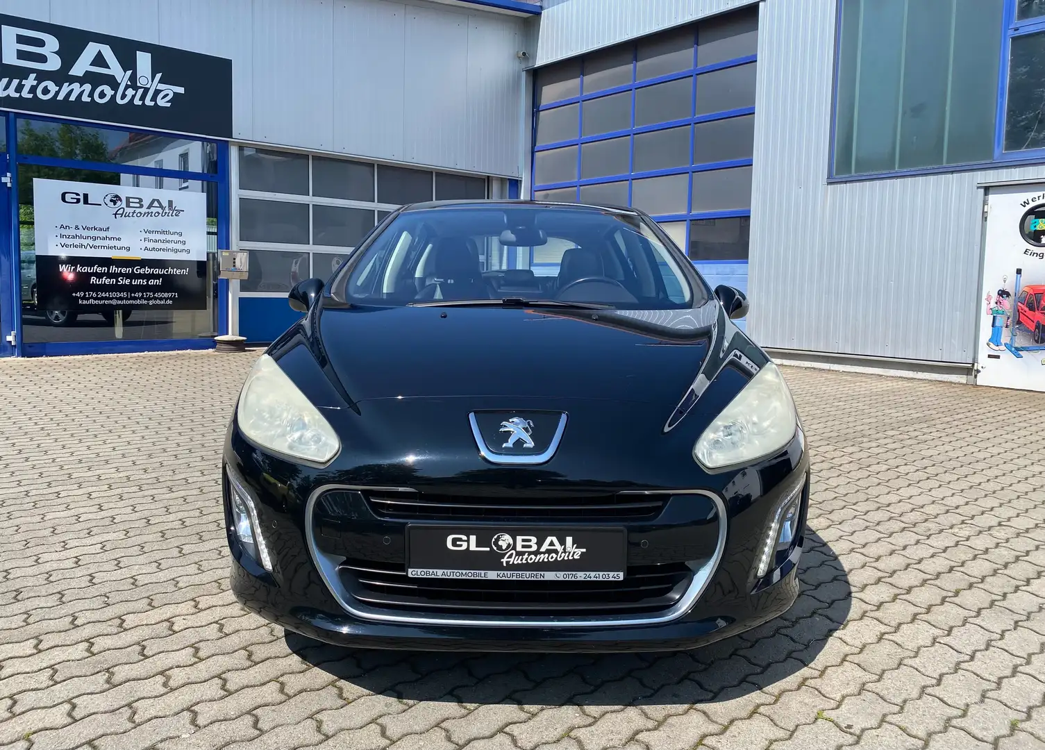 Peugeot 308 120 VTi Premium*PANO*LED*PDC*TEILLEDER*SHZ* Schwarz - 2