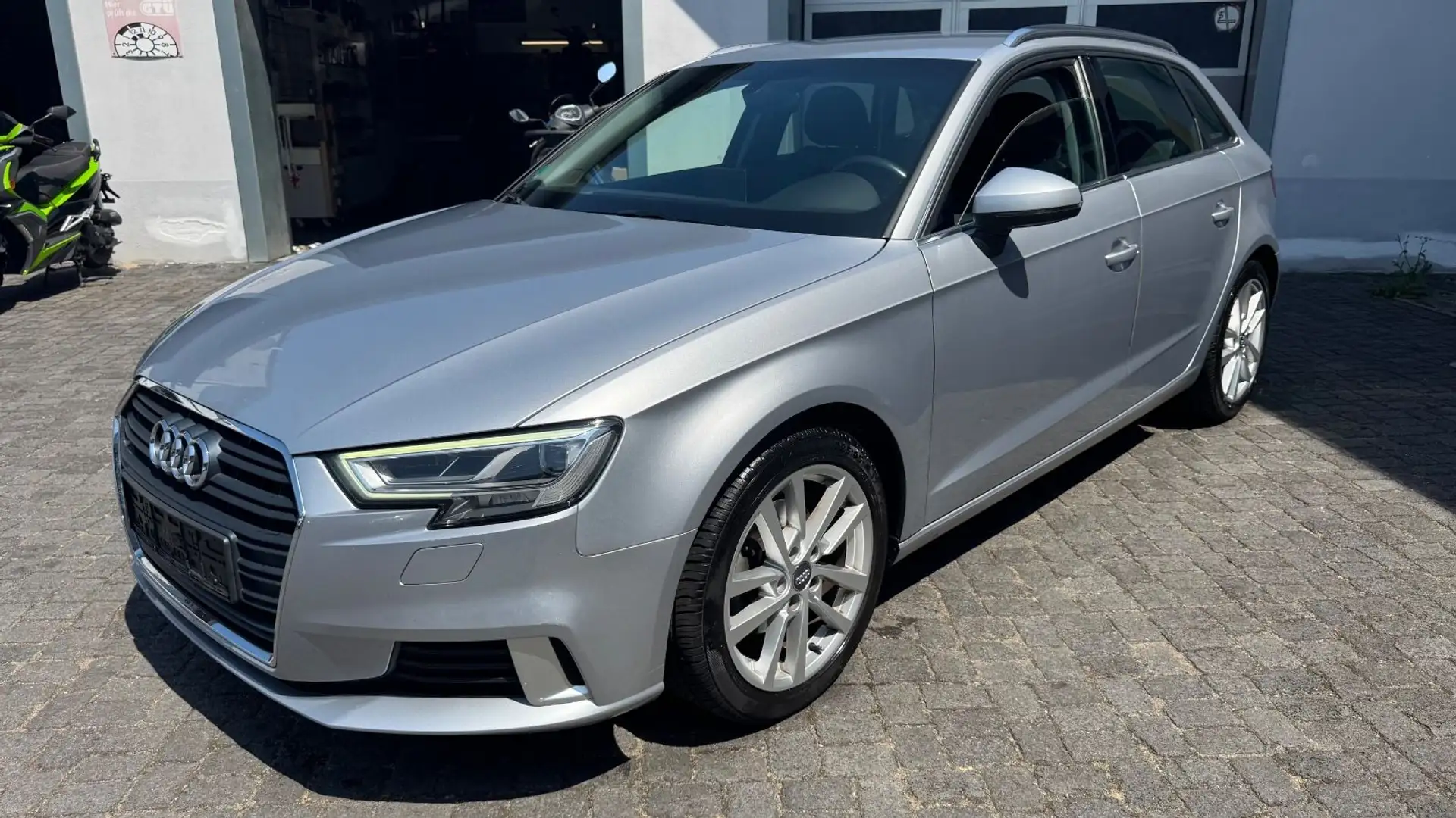 Audi A3 Sportback sport*Navi*SHZ*Klimaautomatik *LED Argento - 2