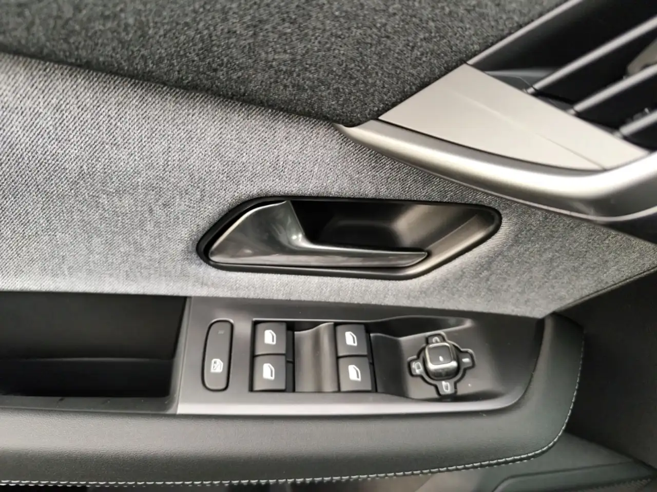Opel Grandland Edition 1.2 48V-Mild-Hybrid 145PS Allwetter Navi L 24