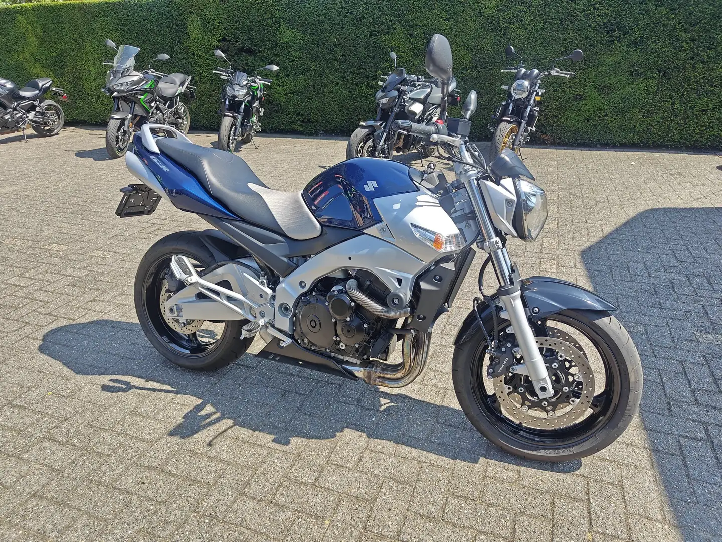 Suzuki GSR 600 Bleu - 1