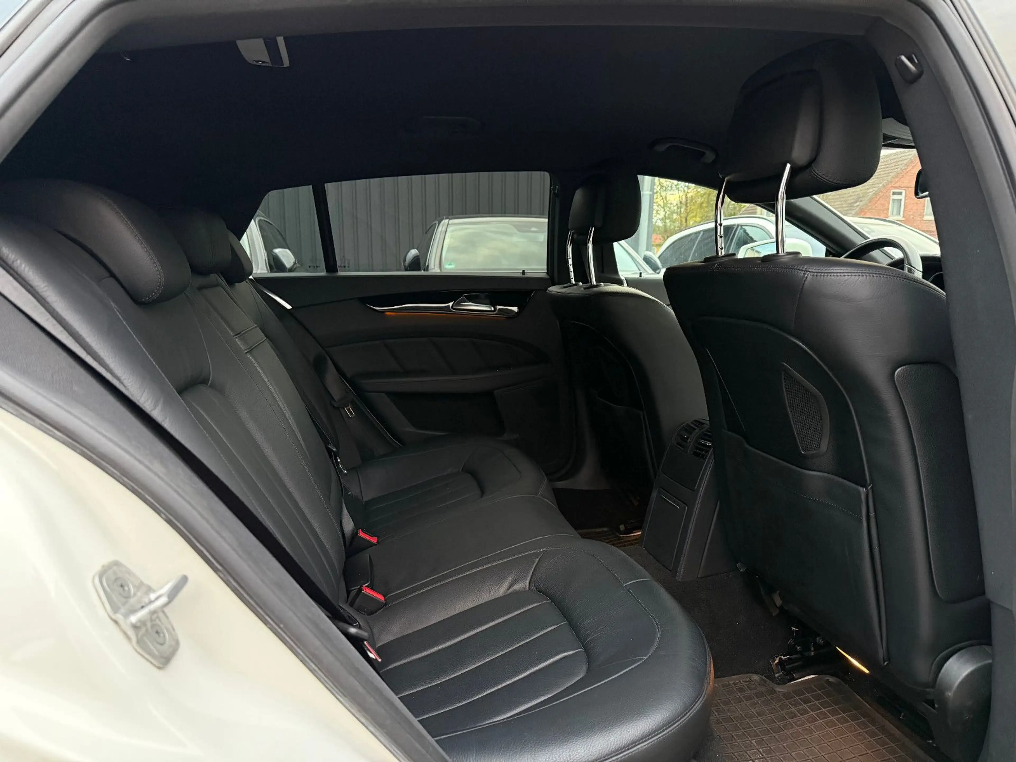 Mercedes-Benz CLS SB CLS 350 d 4Matic, TÜV neu, Serivce neu — photo 14