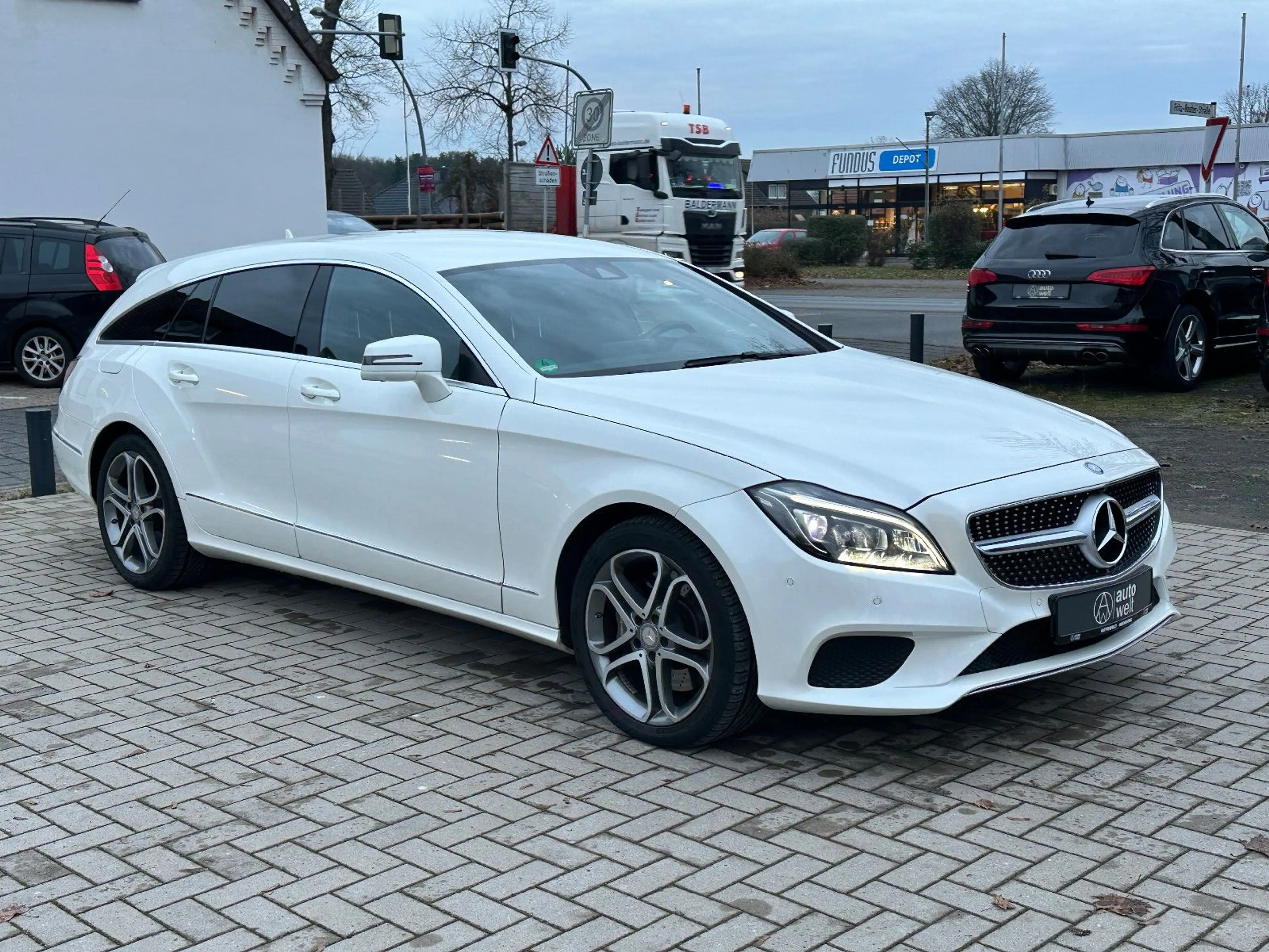Mercedes-Benz CLS SB CLS 350 d 4Matic, TÜV neu, Serivce neu — photo 7