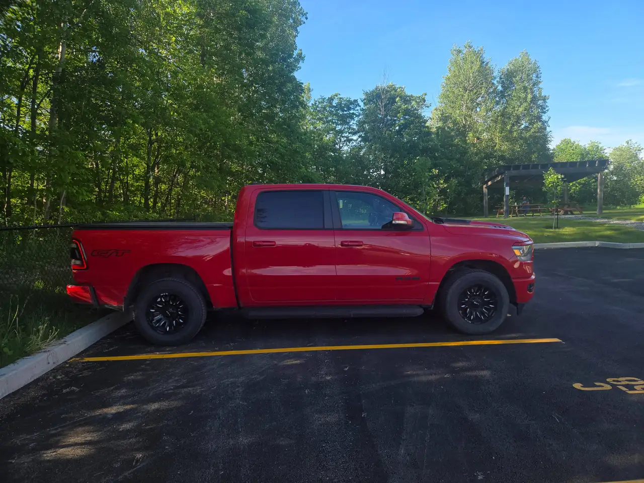 RAM 1500 снимка RAM 1500