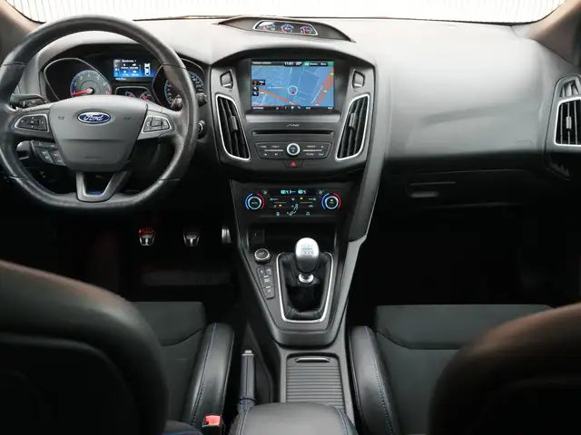 Ford Focus view 7