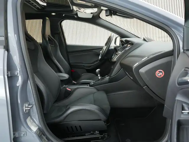 Ford Focus view 4