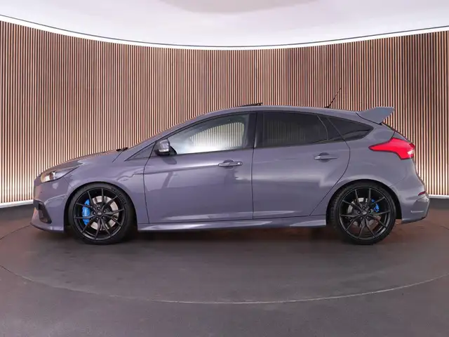 Ford Focus view 12