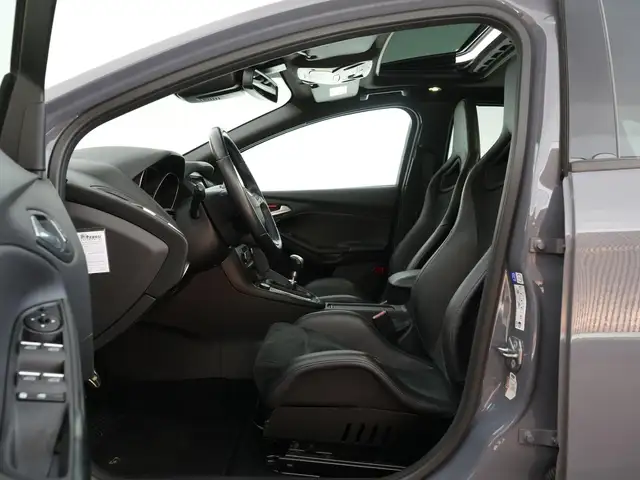 Ford Focus view 10