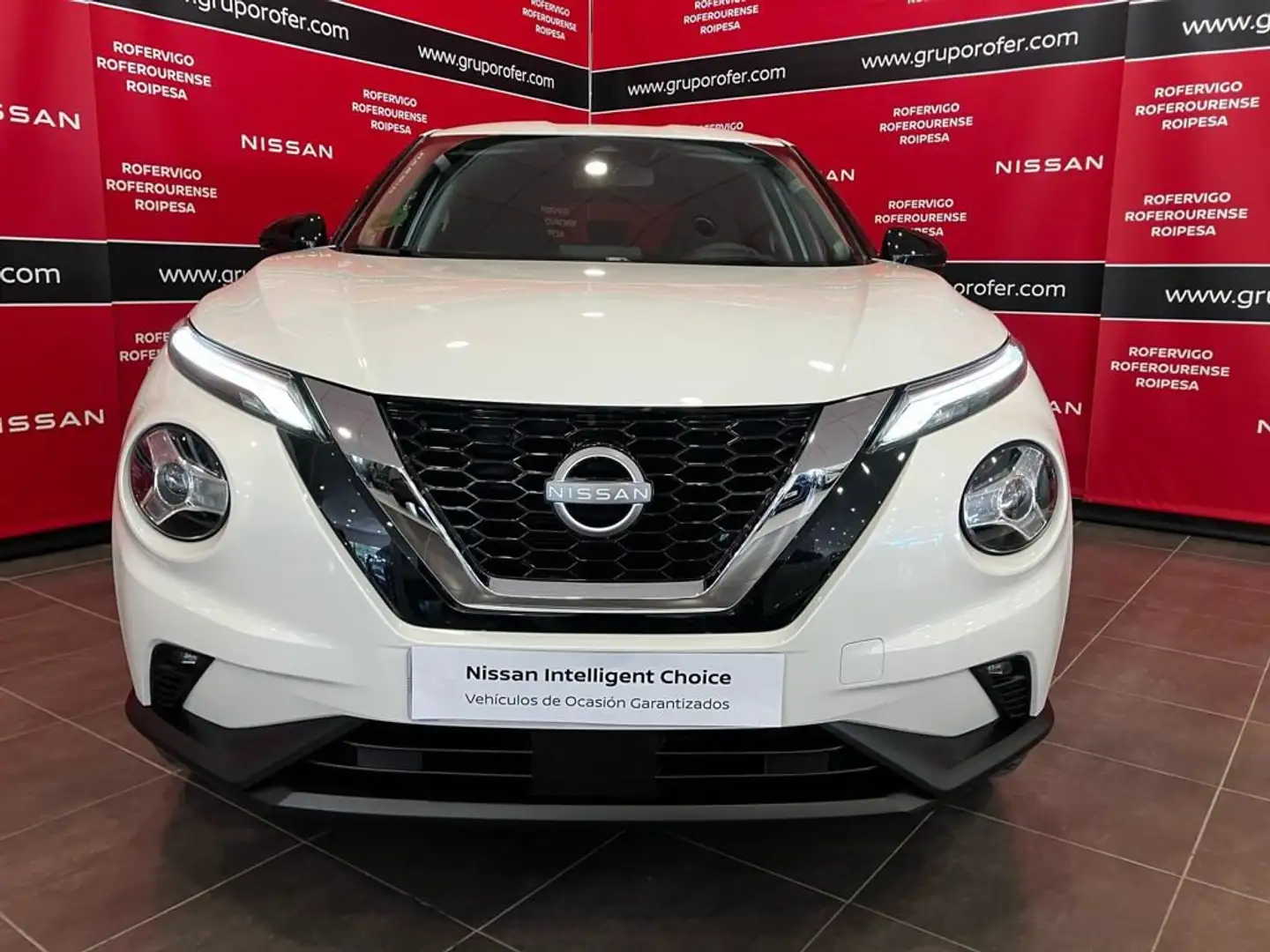 Nissan Juke 1.0 DIG-T Acenta 4x2 114 Wit - 2