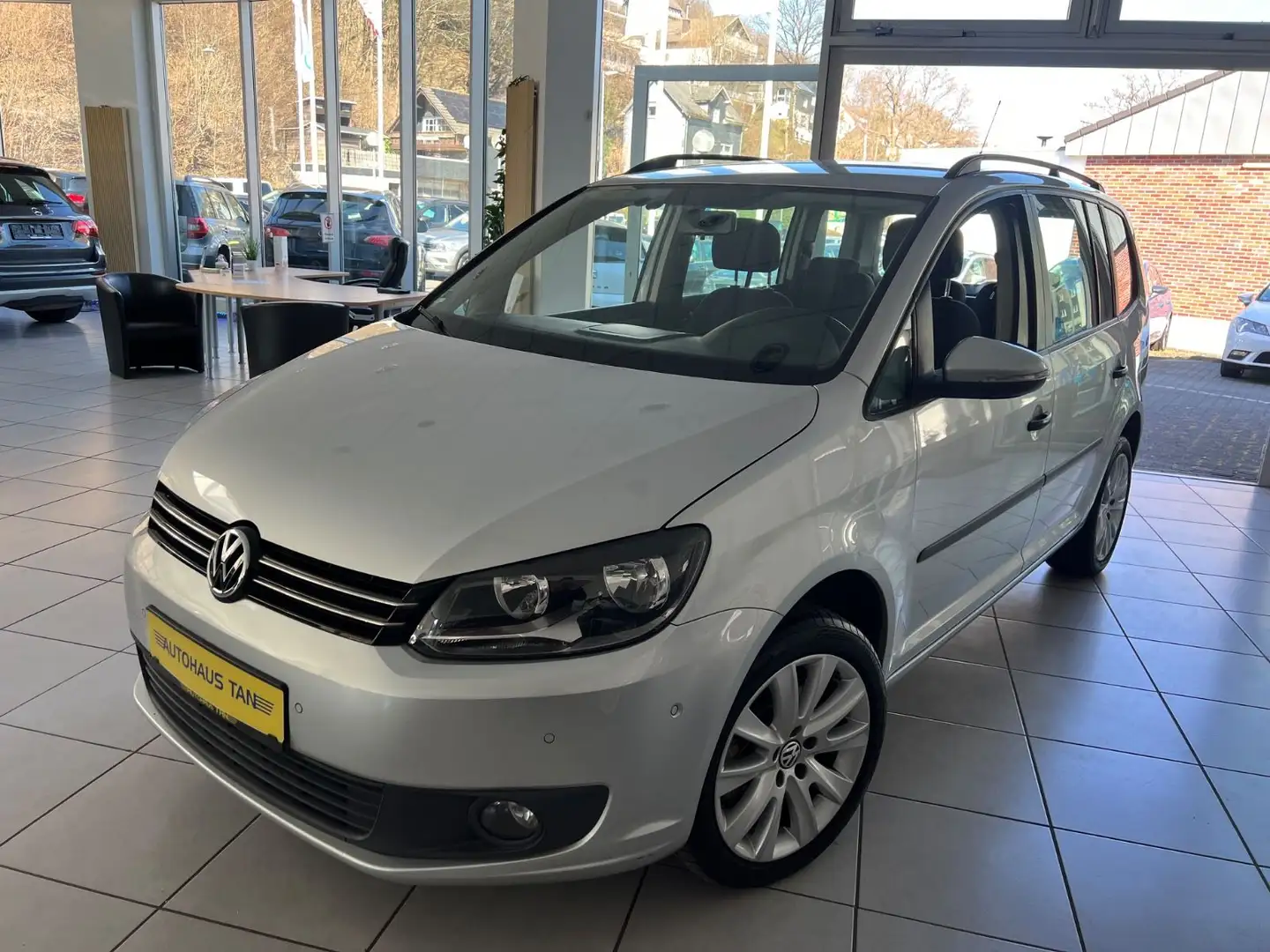 Volkswagen Touran 2.0 TDI DSG Silber - 1