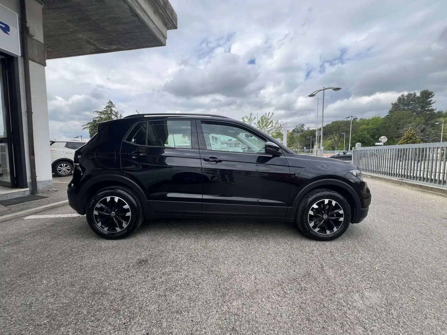 Volkswagen T-Cross 1.0 TSI Style BMT Zwart - 2