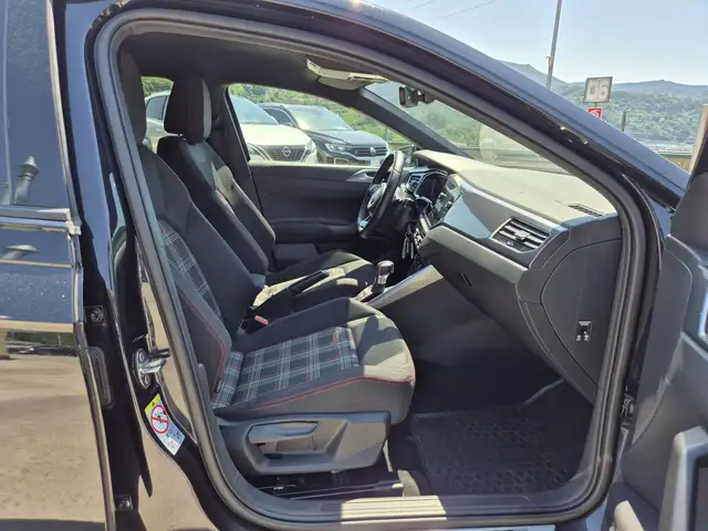 Volkswagen Polo view 9
