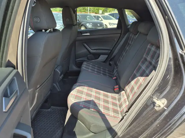 Volkswagen Polo view 7