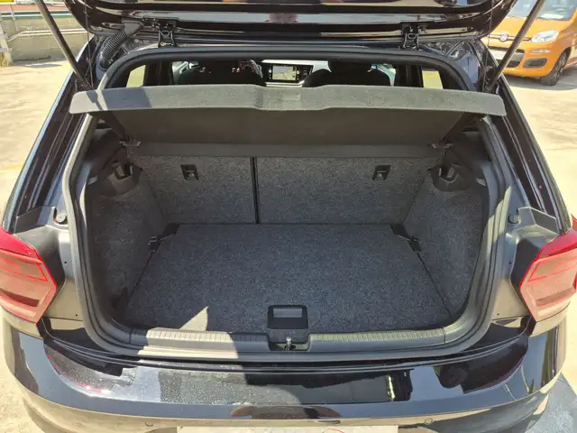 Volkswagen Polo view 12