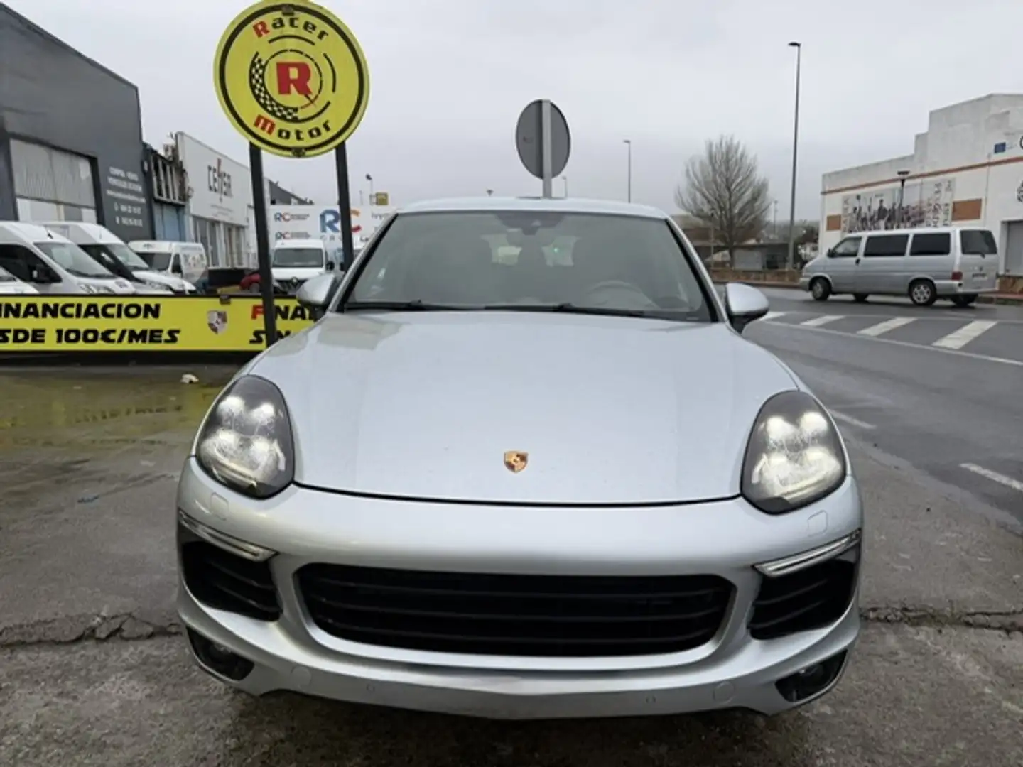 Porsche Cayenne Diesel Platinum Edition Aut. Gris - 2