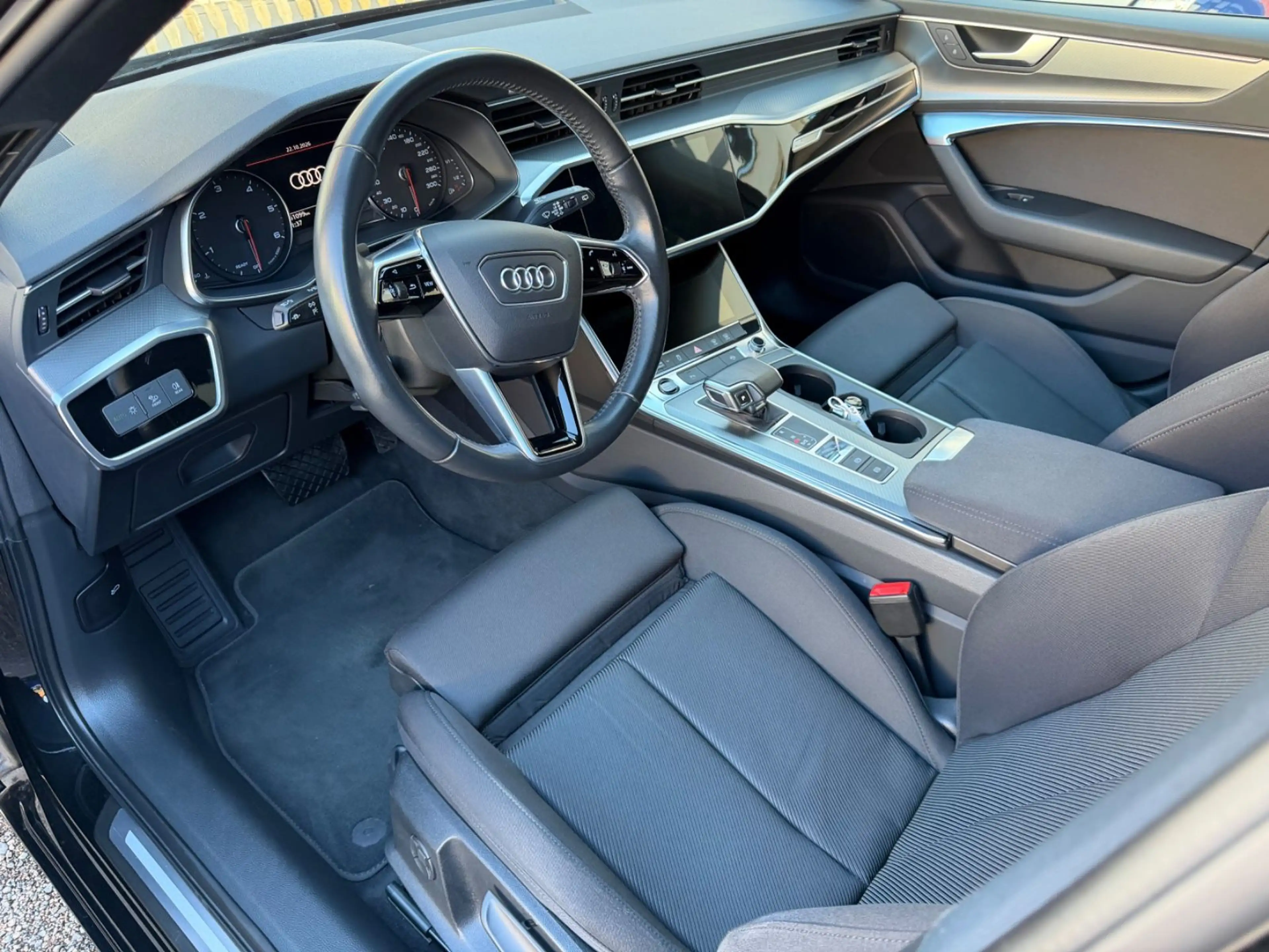 Audi A6 Avant 40 TDI sport *AHK* Optik-Paket schwarz — photo 8