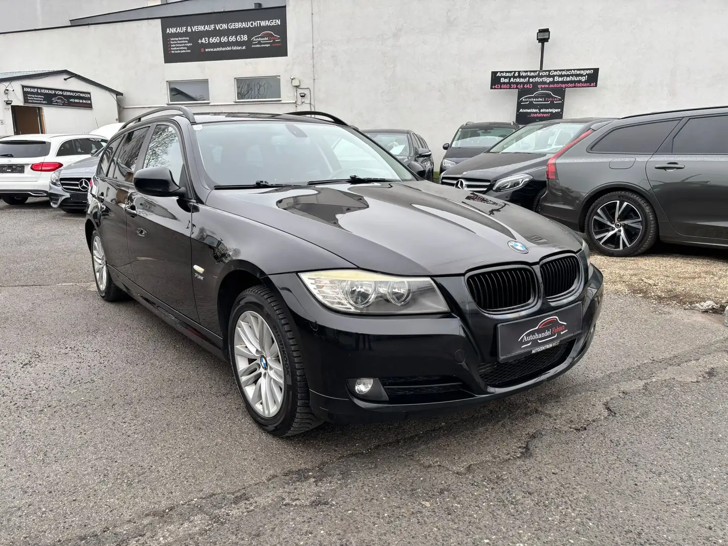 BMW 320 d xDrive Touring Österreich-Paket 177PS Allrad Schwarz - 2