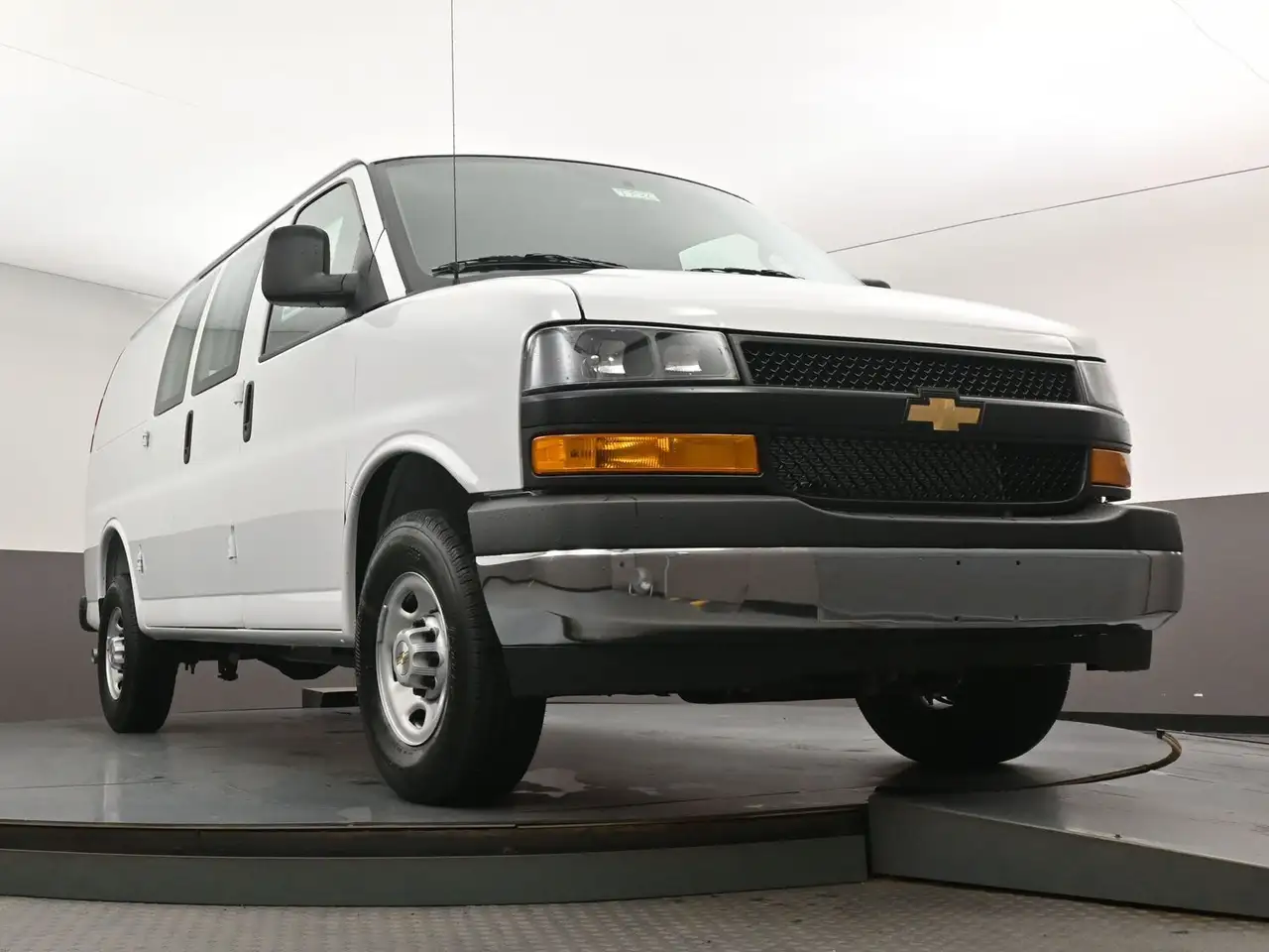 Chevrolet Express 2500 снимка Chevrolet Express 2500