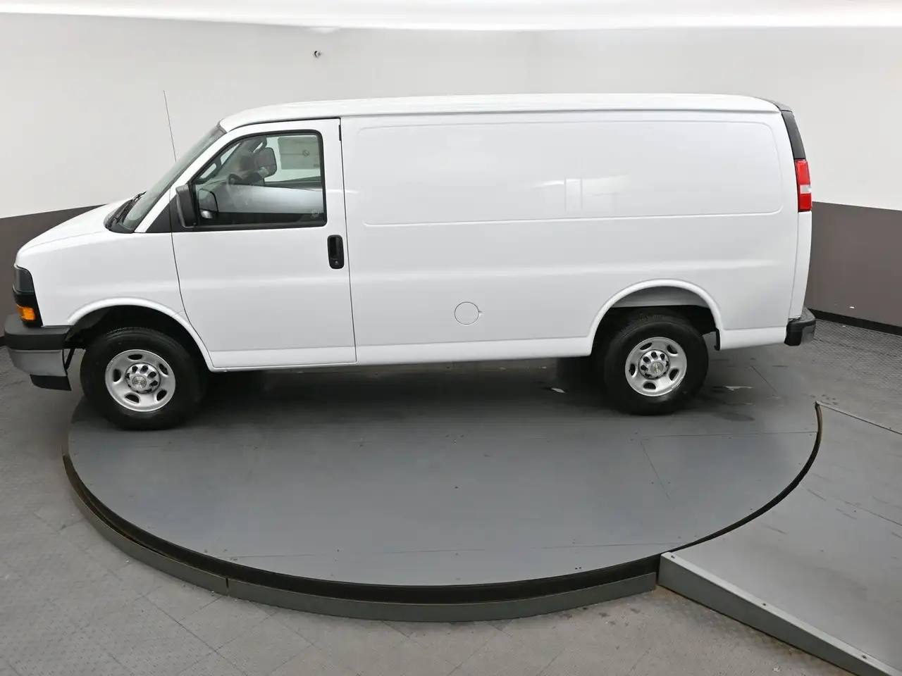 Chevrolet Express 2500 снимка Chevrolet Express 2500
